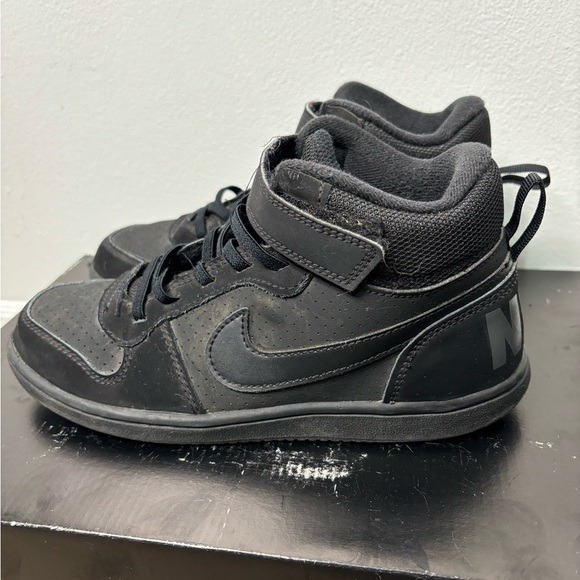 Nike Court Borough Mid Triple Black Sneaker Size 3Y All Black Amazing Shoes - Picture 5 of 12